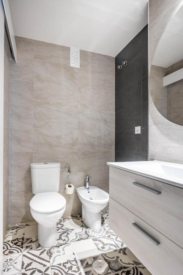 Amplisimo De Diseno Nuevo En El Corazon De Triana, Parking Included Apartamento *